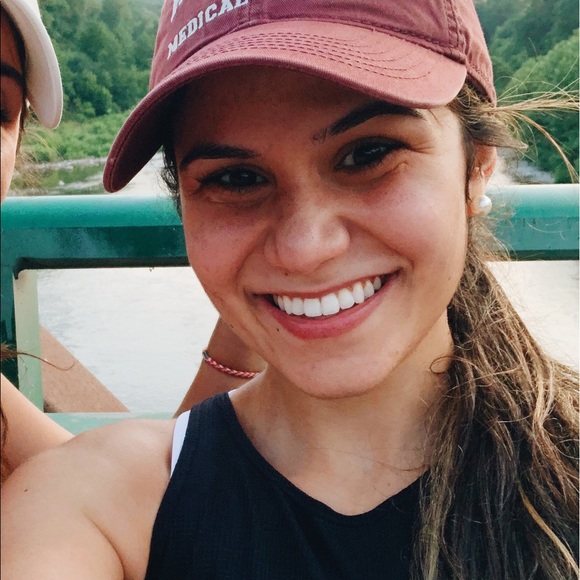 Meet your Posher, Luana - Picture 1 of 1